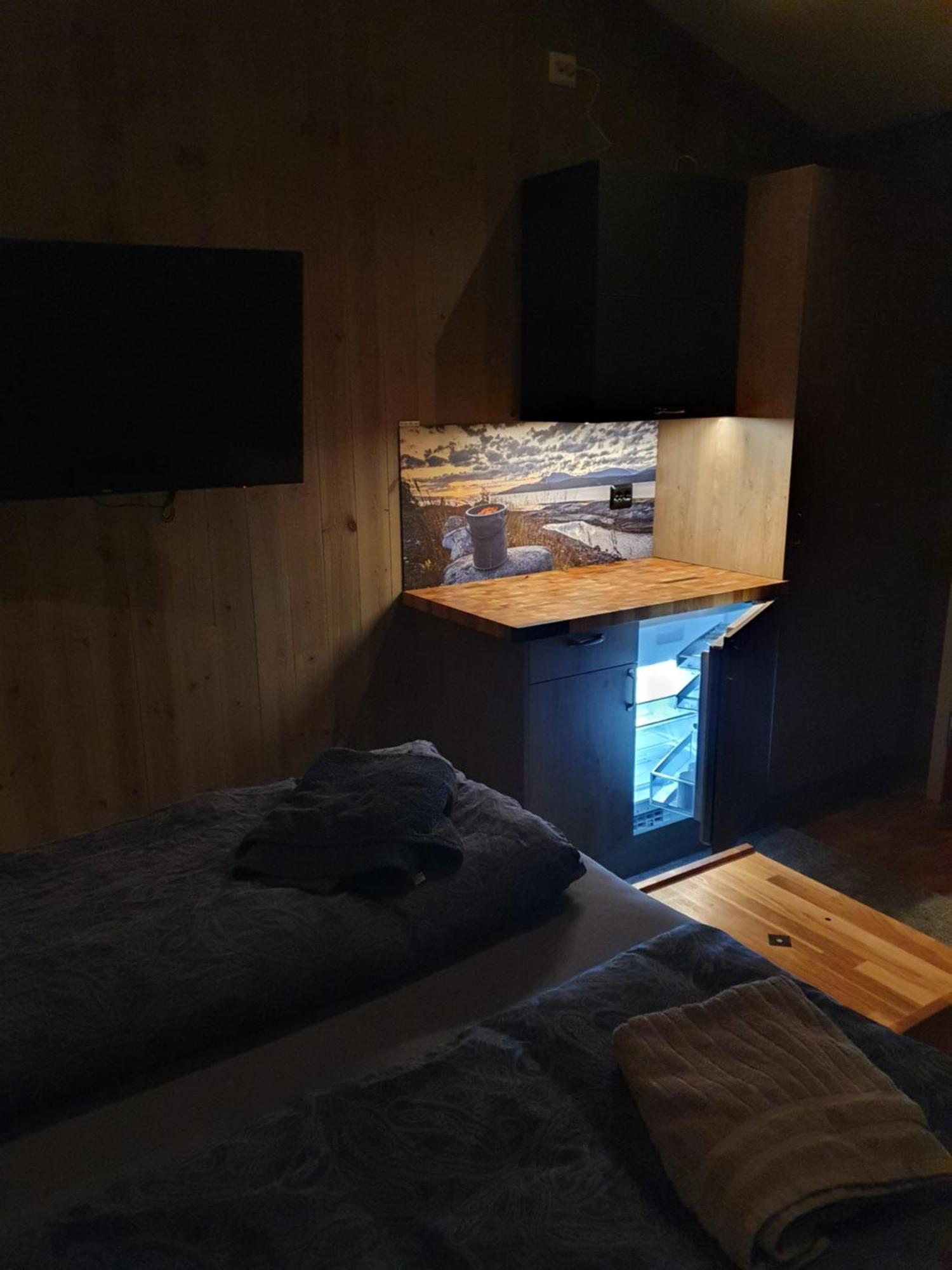 Finnvikhaugen Rooms Mestervik Rom bilde
